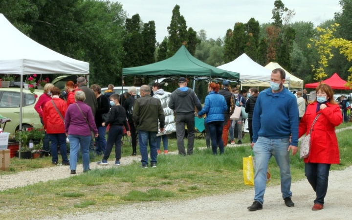 Nyárköszöntő kavalkád a Dunai Kincses Kertben