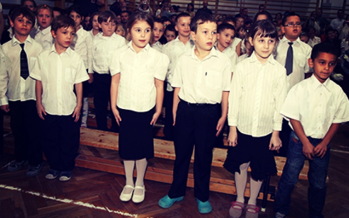 Petőfi iskola: kisfecskék, kiskecskék