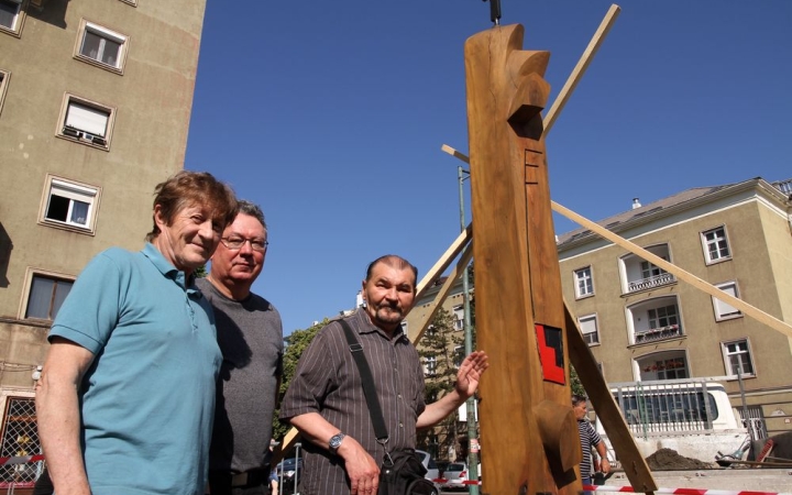 Felavatják a platánsor "emlékművét"