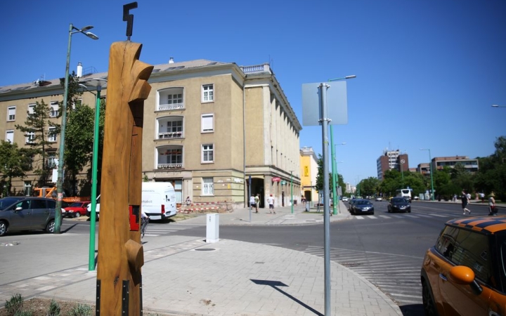 Új szobor foglalta el méltó helyét a Vasmű úton