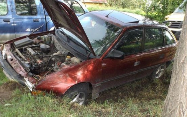 Az árokban kötött ki a vétlen autós