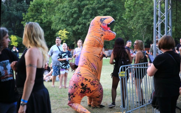 Metal Factory: ugráljon és üvöltsön mindenki!