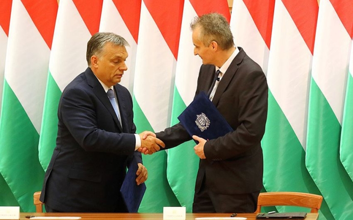 A Különleges Gazdasági Övezet Svindli – hangban, képben a 444-en