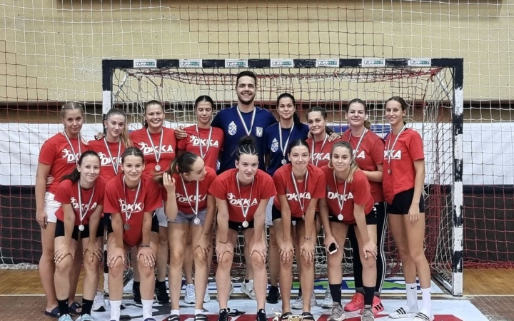 Serdülők csatáztak a sportcsarnokban