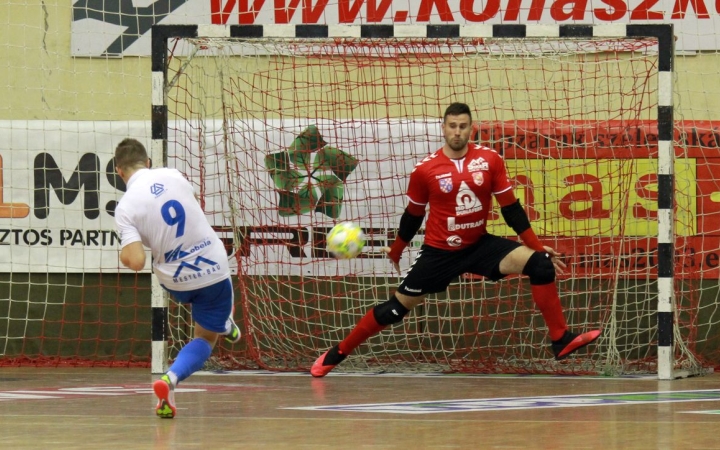 Itthon javíthatnak a futsalosok