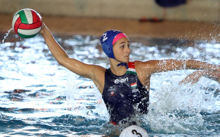 Vízilabda: biztos junior-siker