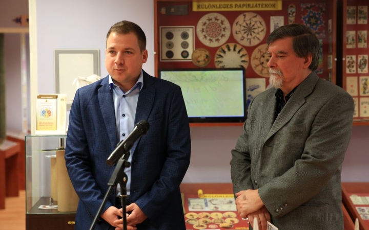 Jubileumot ünnepelnek a Magyar Papírmúzeum munkatársai