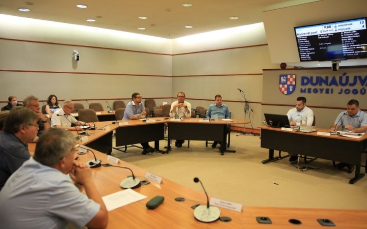 Monstre közgyűlés – közel 60 napirenddel