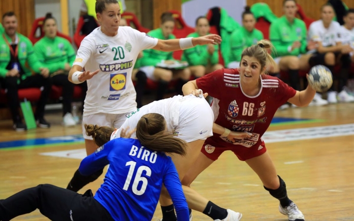 Csak a véghajráért kár