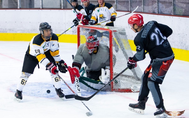 Idegenben a jégkorongozók