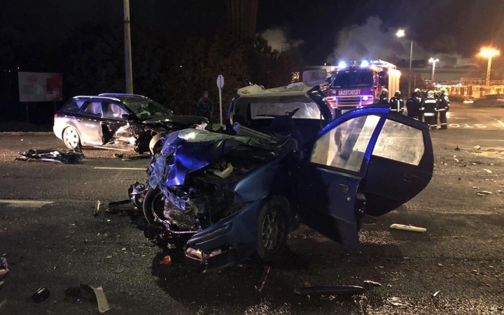 Súlyos baleset a 6-oson, Földvár felé teljes útzár a város határában (Frissítve!)