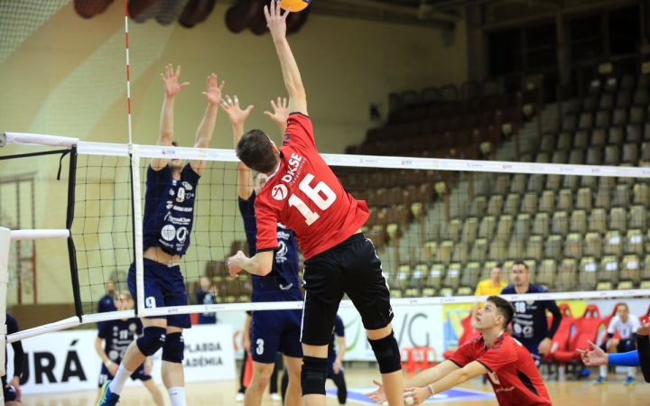 Apa-fia párharc Kecskeméten