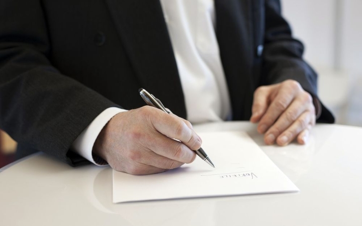 Korrekt munkaszerződések jogi támogatással, mégis online