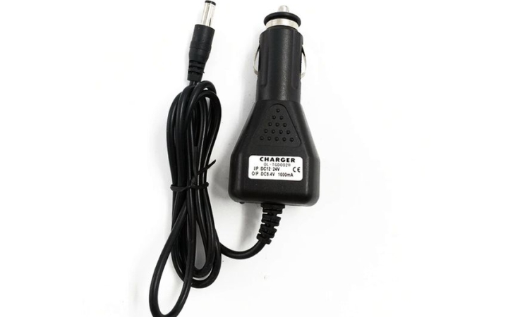 Hogy jön össze a szivargyújtós autós töltő az etetőhajóval?!