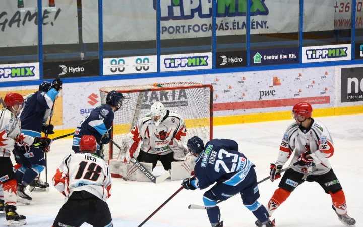 Hajrávereség a Titánoktól