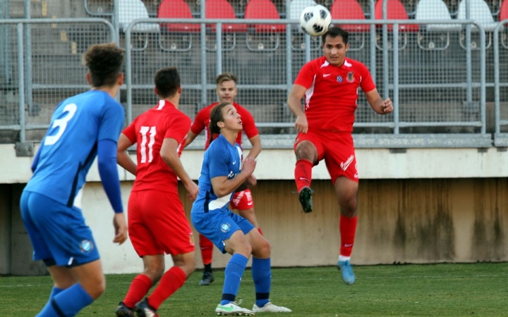 Négyszer is itthon játszanak a labdarúgók