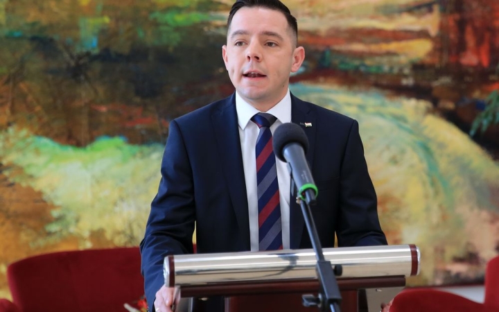 Dübörög az össz-ellenzéki aláírásgyűjtés