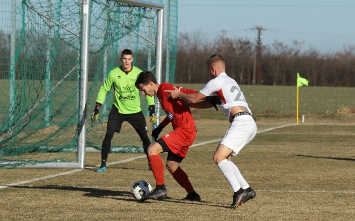 Döntetlen Bicskén is