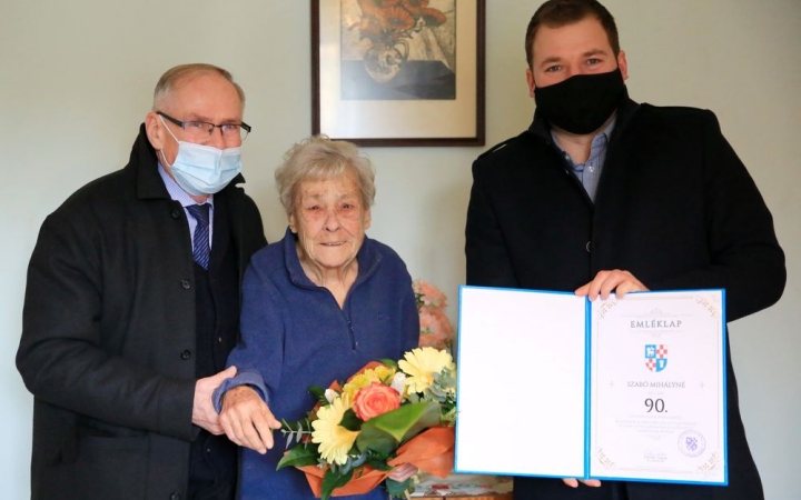 Boldog születésnapot, Anna néni!