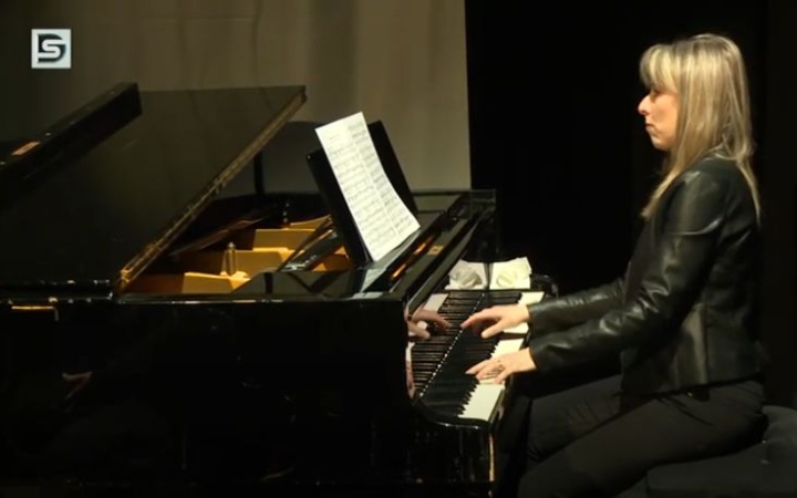 DSTV: művészi pályán – Karády Katalin nyomában