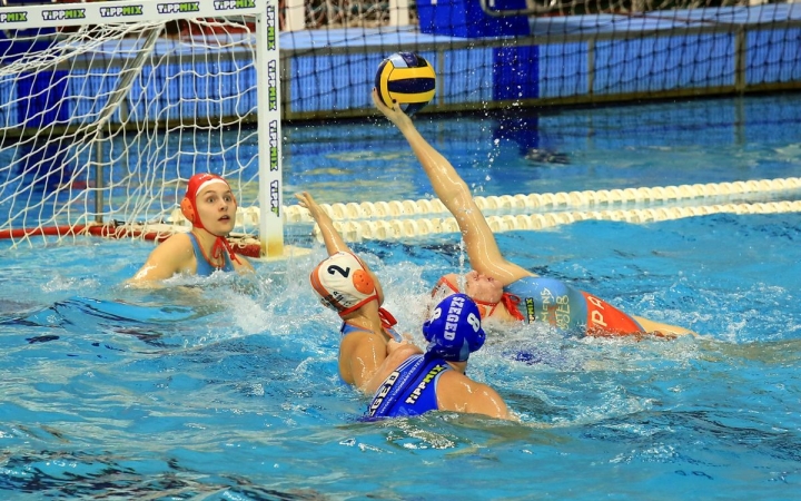 Biztos előnyben a címvédő