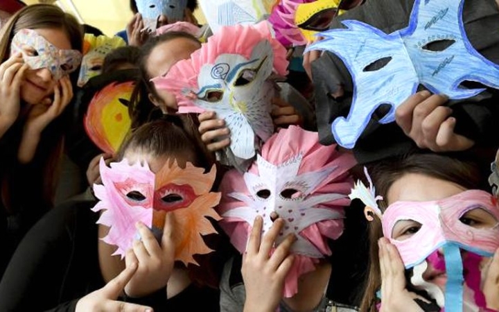 Cimborák farsangja a könyvtárban