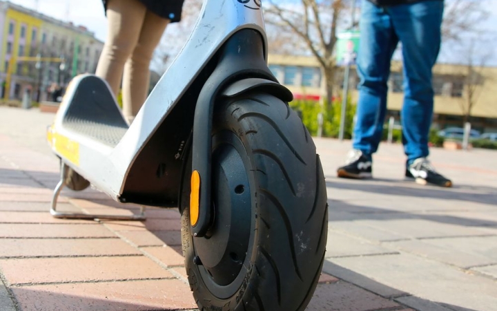 Hamarosan a városban elstartol a roller-szolgáltatás