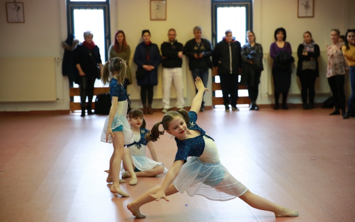 DSTV: megújult tánctermek a Gárdonyiban (galériával)