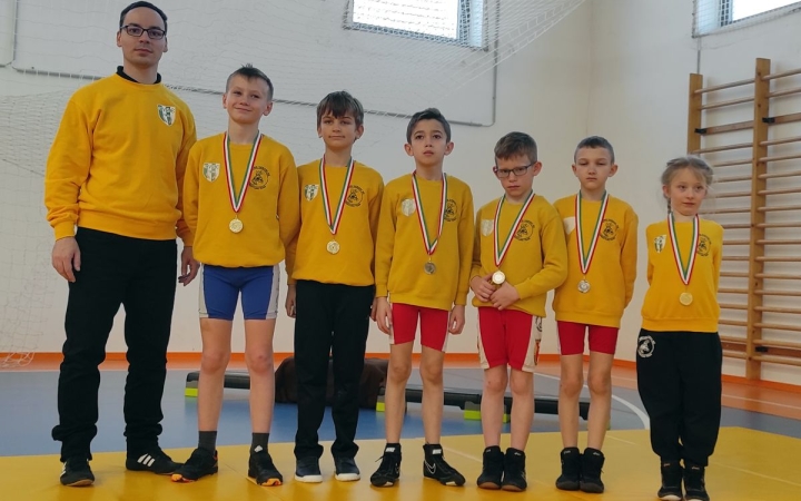 Hat érem a szabadfogásúak versenyén