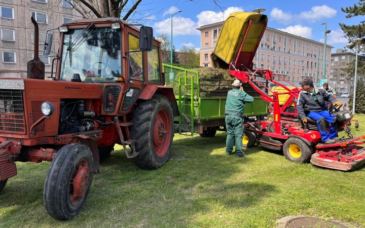 Előbb kezdődtek a kaszálási, településrendezési munkálatok