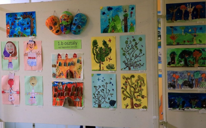 Tagozatos tárlat az Arany János iskolában (galériával)