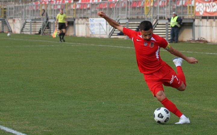 Távolodik a második hely labdarúgóinktól