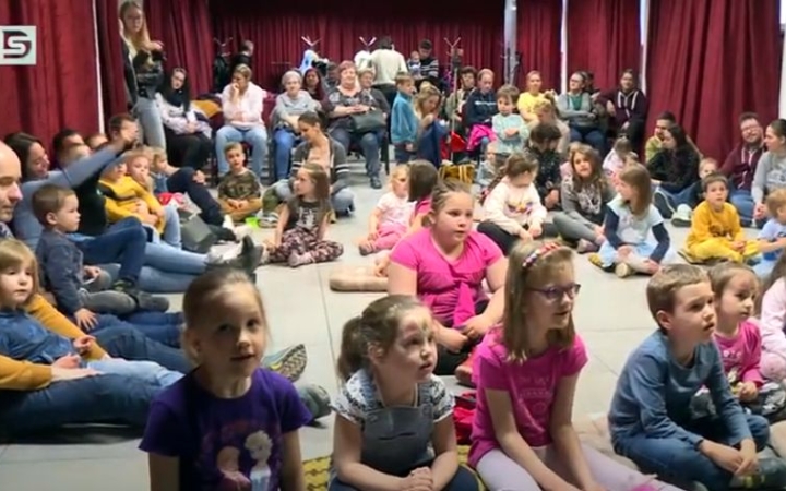 DSTV: májusi programözön az MMK-ban