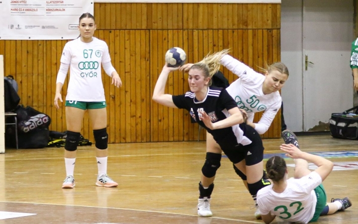 Kézilabda: egy ide, egy oda