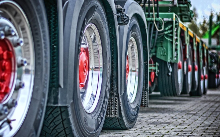 Tolatókamerák, hogy a holttér se okozzon problémát