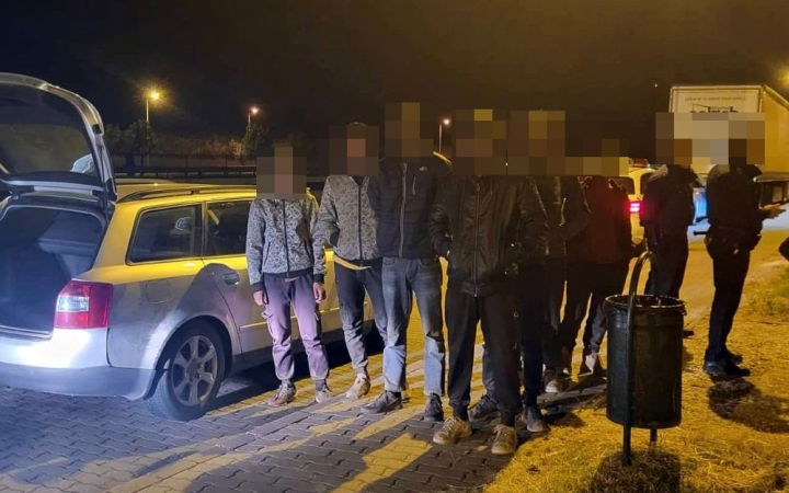 Sanyargatott is az embercsempész