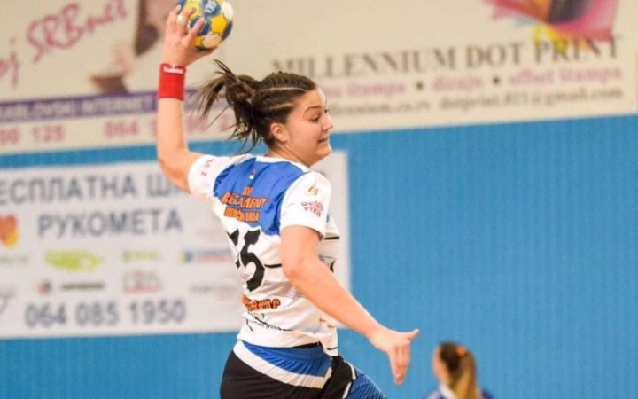 Szerb jobbátlövőt igazolt a Kohász