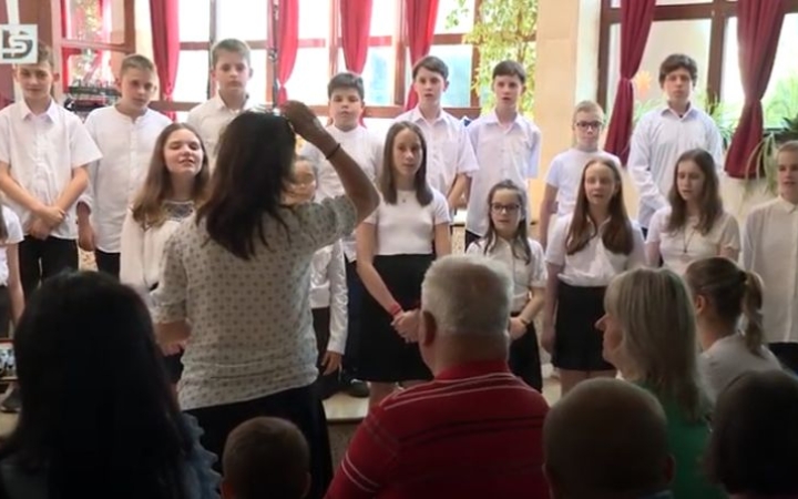 DSTV: dalözön a Széchenyiben