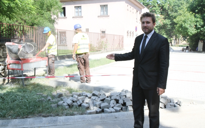 Parkoló készül a Bartók Béla utcai családsegítő intézménynél