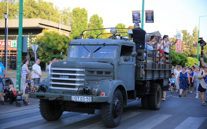 Sugárúti Fesztivál: nagy sikert aratott a múltidéző csatangolás a Vasmű úton