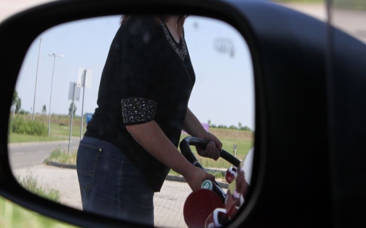 Drágul és közelít a 400 forinthoz a benzin ára