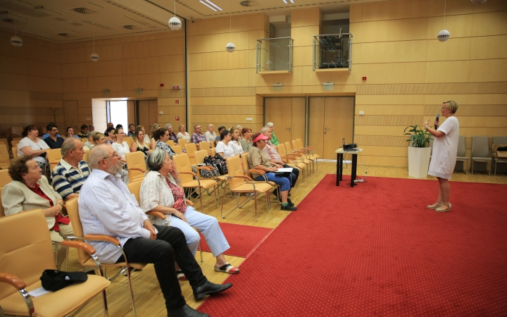 Önkormányzatok az idősekért