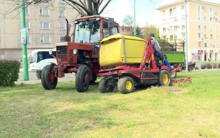 DSTV: nyári munkálatok a zöld köztereken