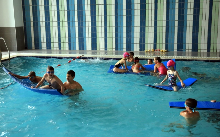 DSTV: nyári tábor az úszóknál