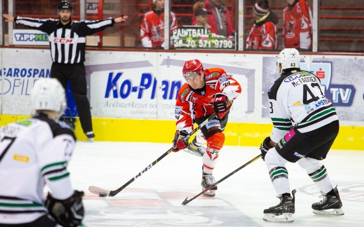 Tamás István is hosszabbított