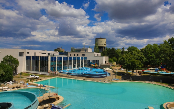 Folytatódnak a fejlesztések és beruházások az élményfürdőben