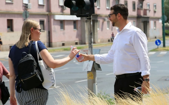 DSTV: vízosztás a hőségben (galériával)