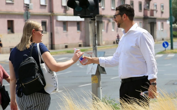 DSTV: vízosztás a hőségben (galériával)