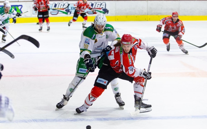 Hazai jégen kezdenek az Acélbikák