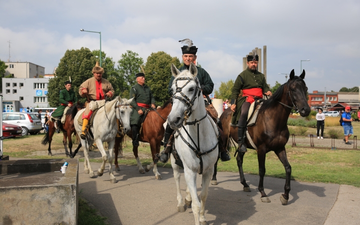 Városunkban is megálltak a lovas zarándokok